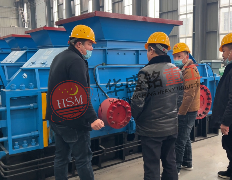 時產(chǎn)200噸瓜米石大型對輥機 時產(chǎn)200噸瓜米石大型對輥機