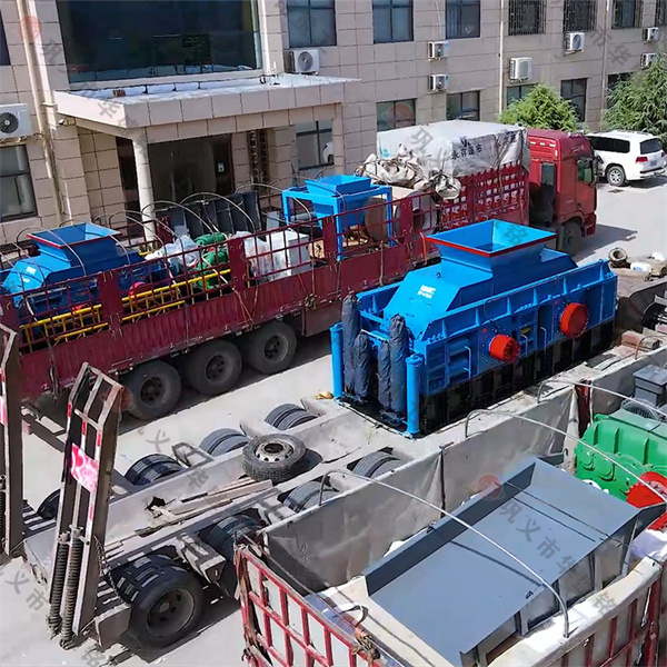 時產六十多噸左右的液壓對輥制砂機多少錢？